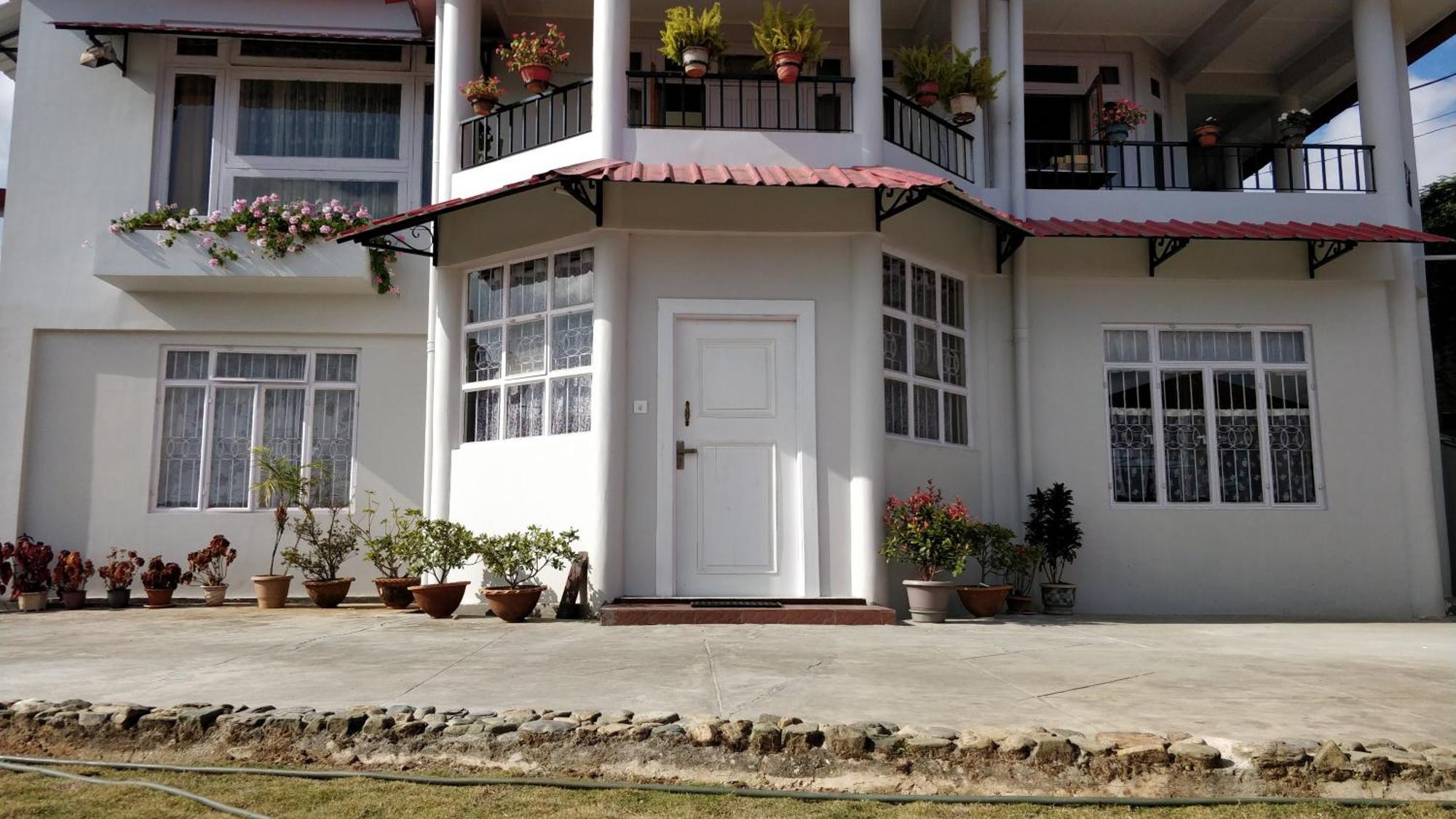 Roseville Shillong Kültér fotó